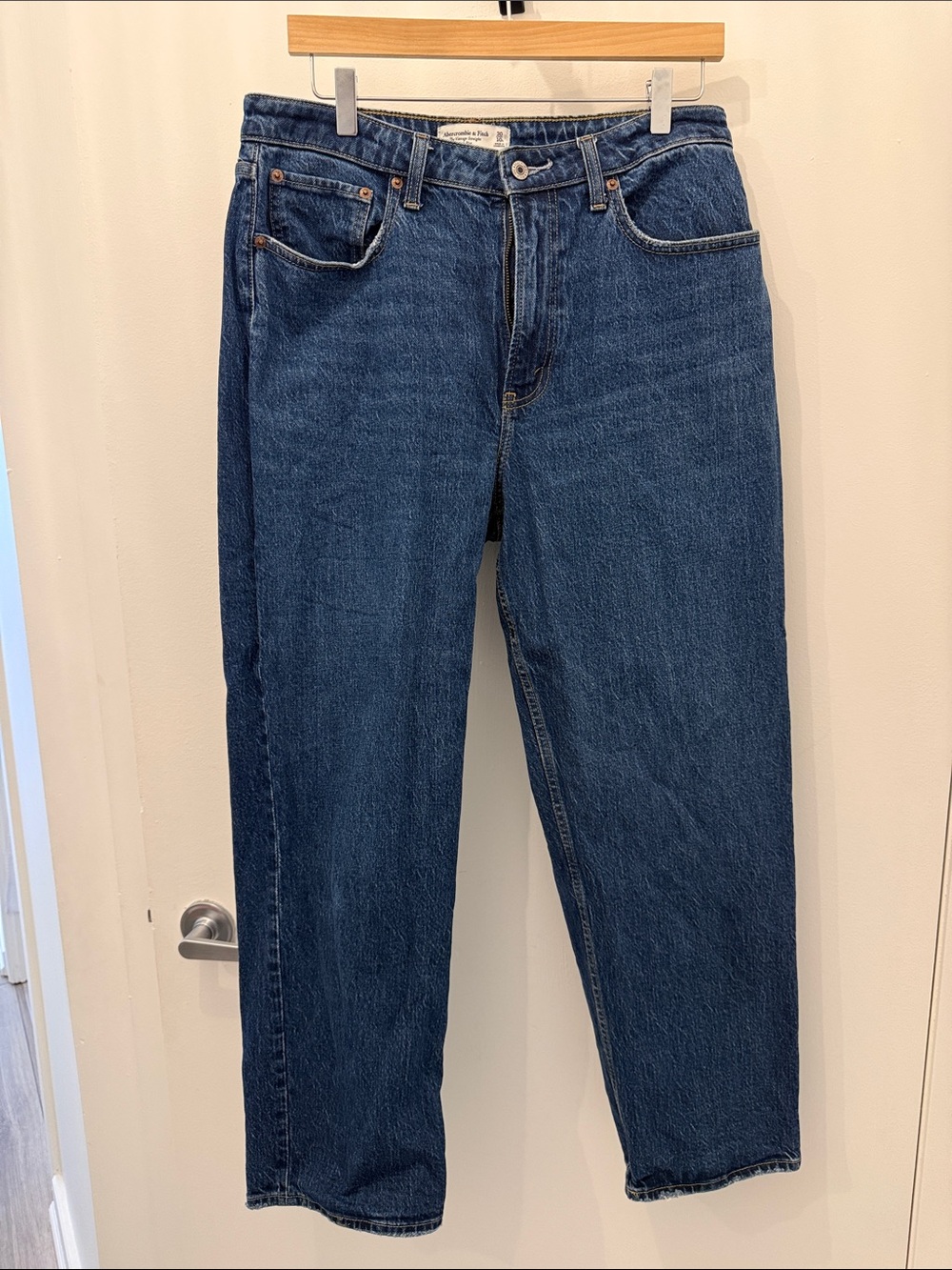 Classic Men’s Straight-Leg Jeans in Dark Blue